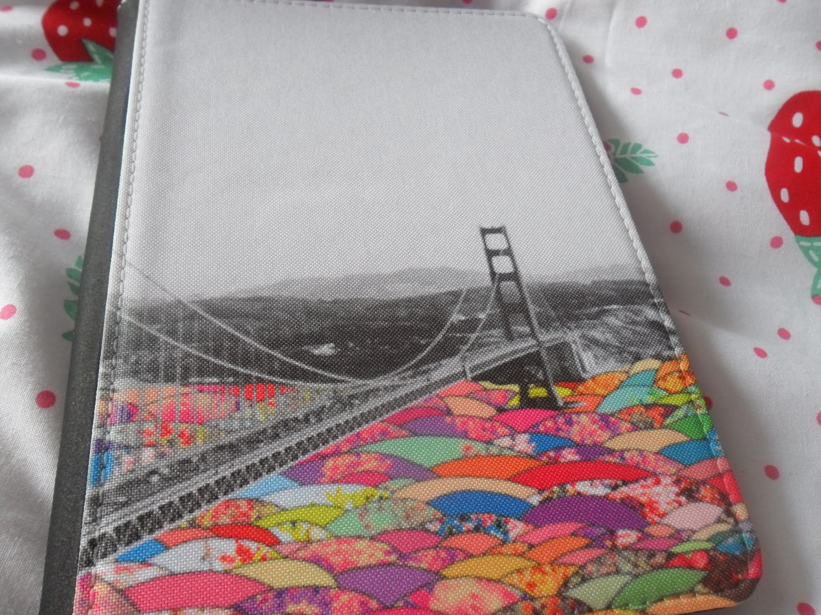 AllMadeUp21 Caseable Kindle Cover Review