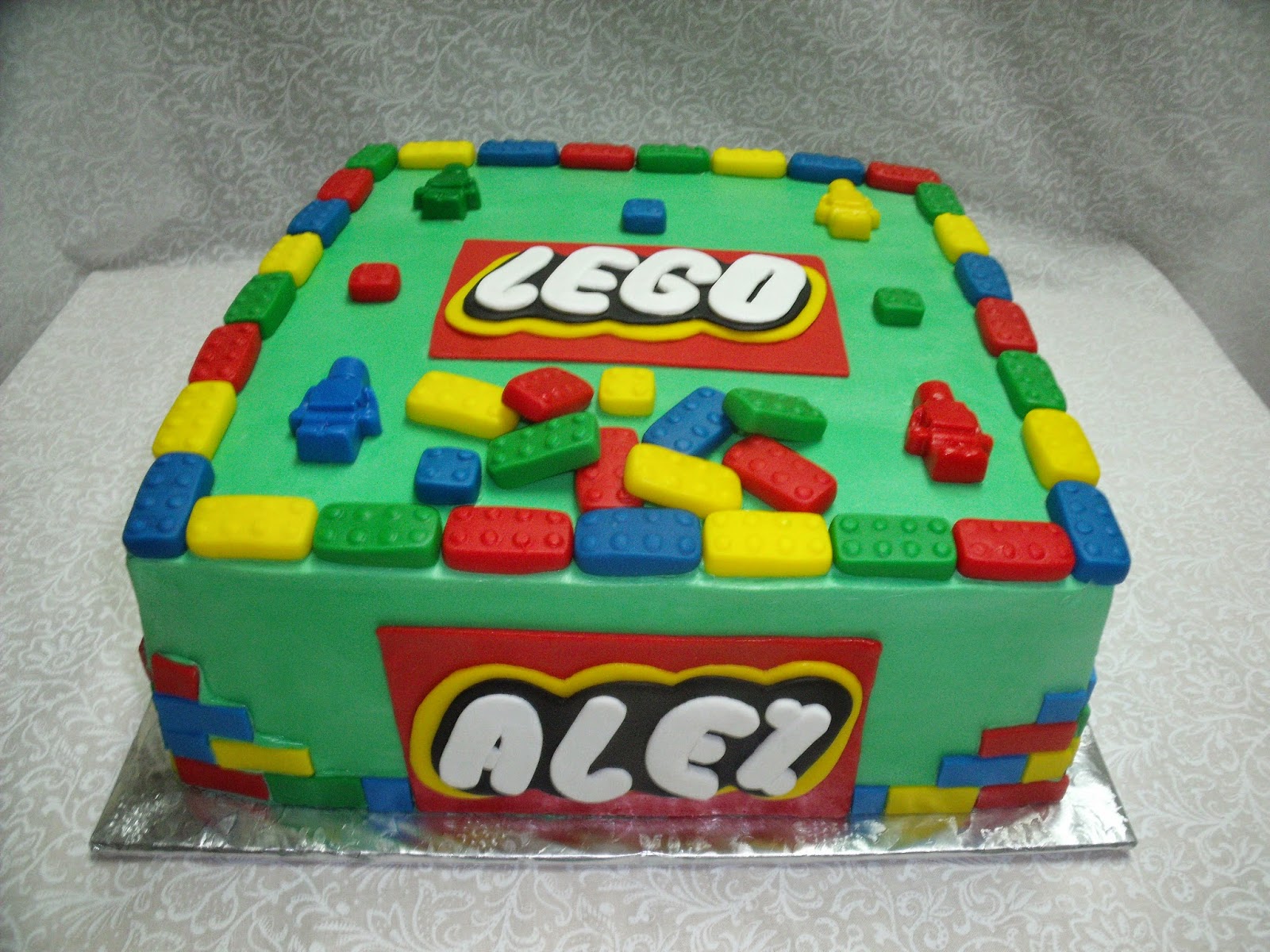 Pixies Cakery: LEGO Cake