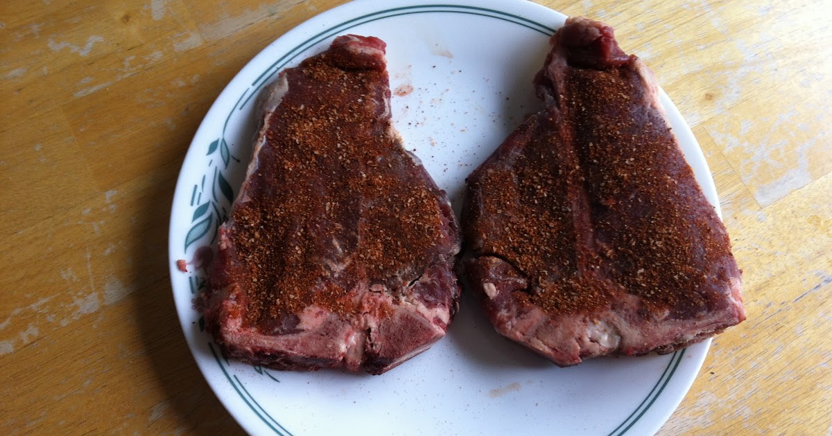 PAPA SHAWN CREATIVE BBQ TBone steak on the Big Green Egg and Dizzy Pig Cow Lick Steak Rub Review