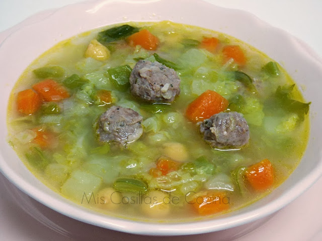 Sopa De Verduras Con Garbanzos Y Pelotitas