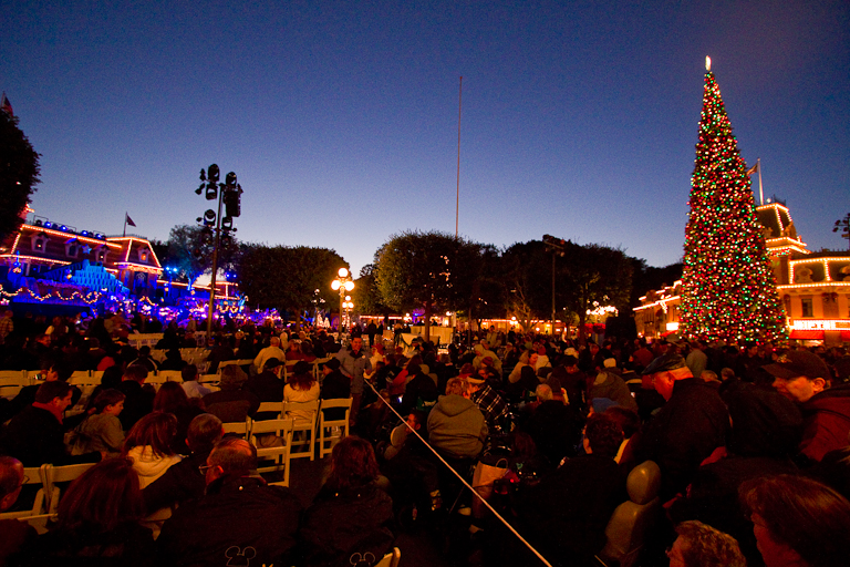 2011 Disneyland Candlelight Processional mini review and photos Gary