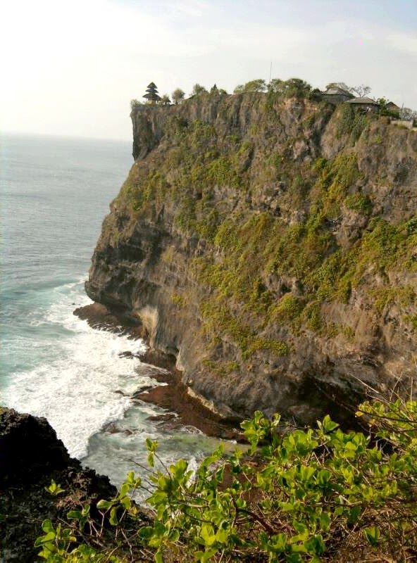 Uluwatu is an amazing tourist attraction in Bali Indonesia ~ Bali ... Uluwatu is an amazing tourist attraction in Bali Indonesia ~ Bali ...