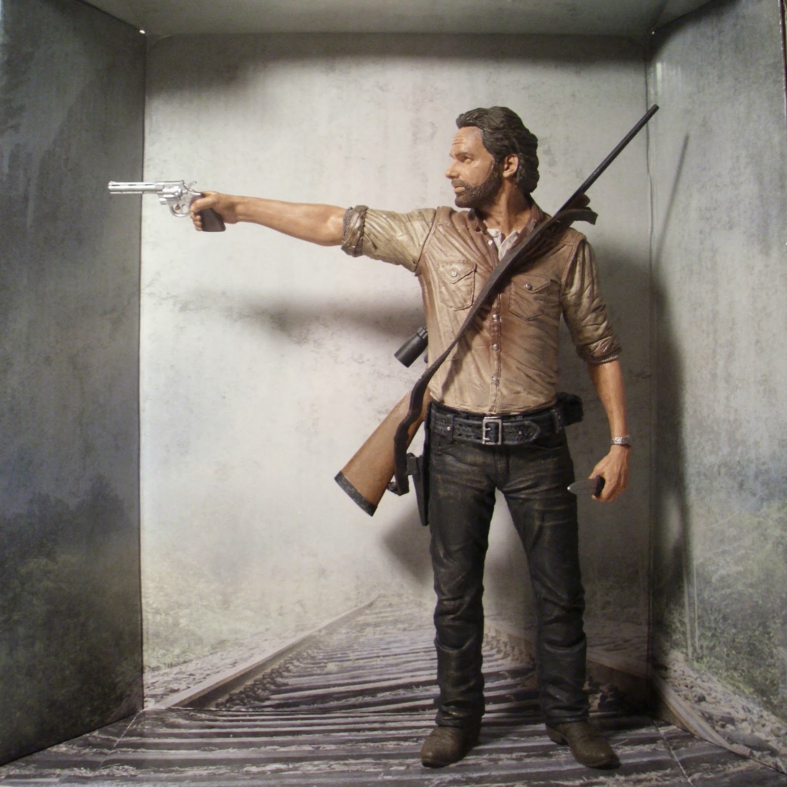 Review of The Walking Dead TV Series 10" Rick Grimes Deluxe Action Fig...