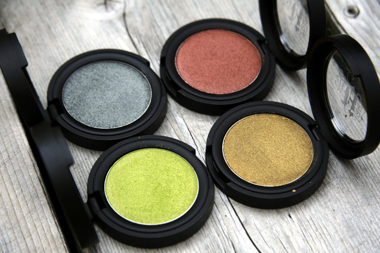 fun size beauty Kat Von D Metal Crush Eyeshadows in Thrasher, Electric