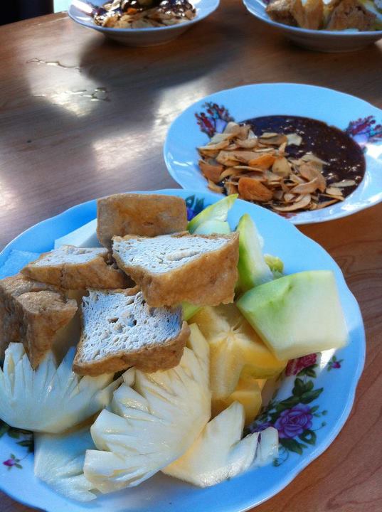 Malang Kota Kuliner 0000024 Rujak Manis Pak Bejo Jalan Ananas