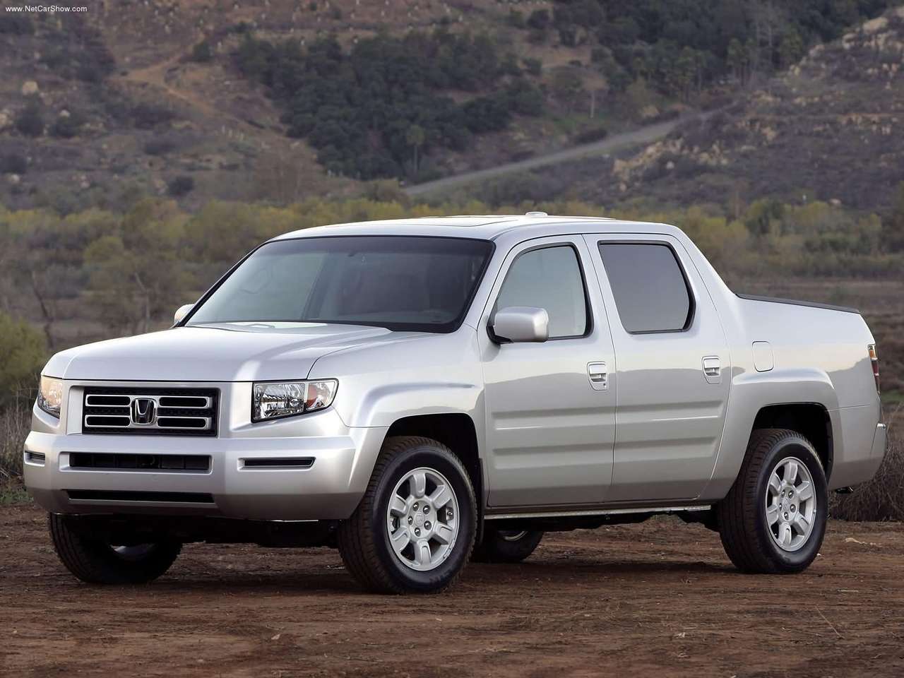 http://2.bp.blogspot.com/-jDb8Wr98_M4/TZl2FQZlu8I/AAAAAAAAFY4/6PKqScme1NQ/s1600/Honda-Ridgeline_RTL_2006_1280x960_wallpaper_06.jpg