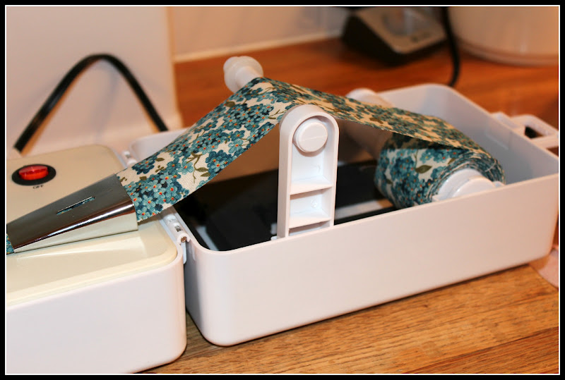 FLY AWAY HOME Simplicity Bias Tape Maker