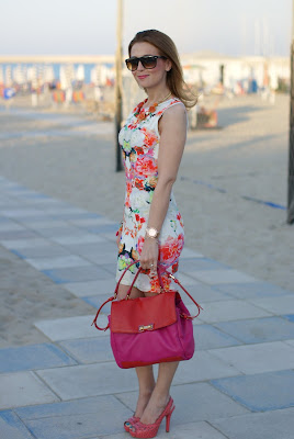 tight floral dress, Fornarina shoes, Marc Jacobs bag