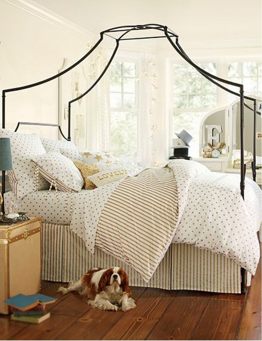 A Touch of Southern Grace Gold & White Bedding