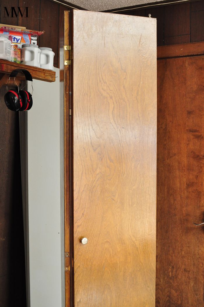 How To Update 1970's BiFold Closet Doors MONICA BENAVIDEZ