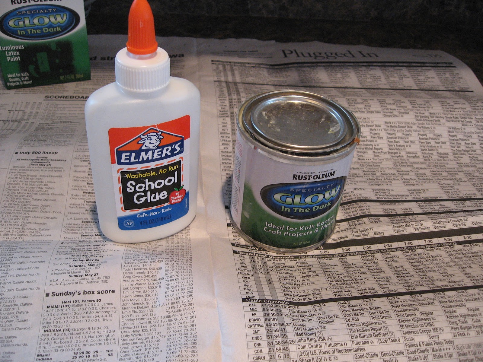 Almost Unschoolers: Glow in the Dark Glue Paint