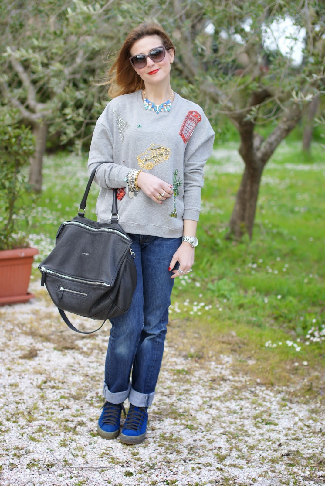comfortable outfit, Zara city symbols sweatshirt, Ruco Line sneakers, Givenchy Pandora, Fashion and Cookies, fashion blogger