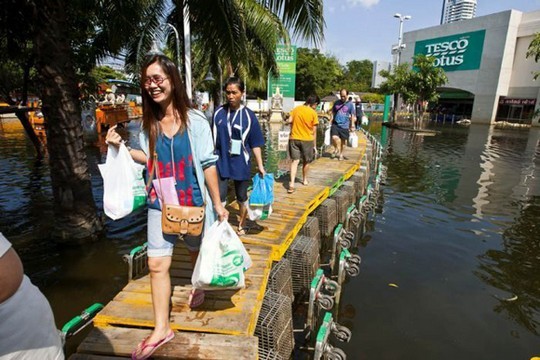 Ide Unik Untuk Menghadapi Banjir di Thailand Ide Unik Untuk Menghadapi Banjir di Thailand