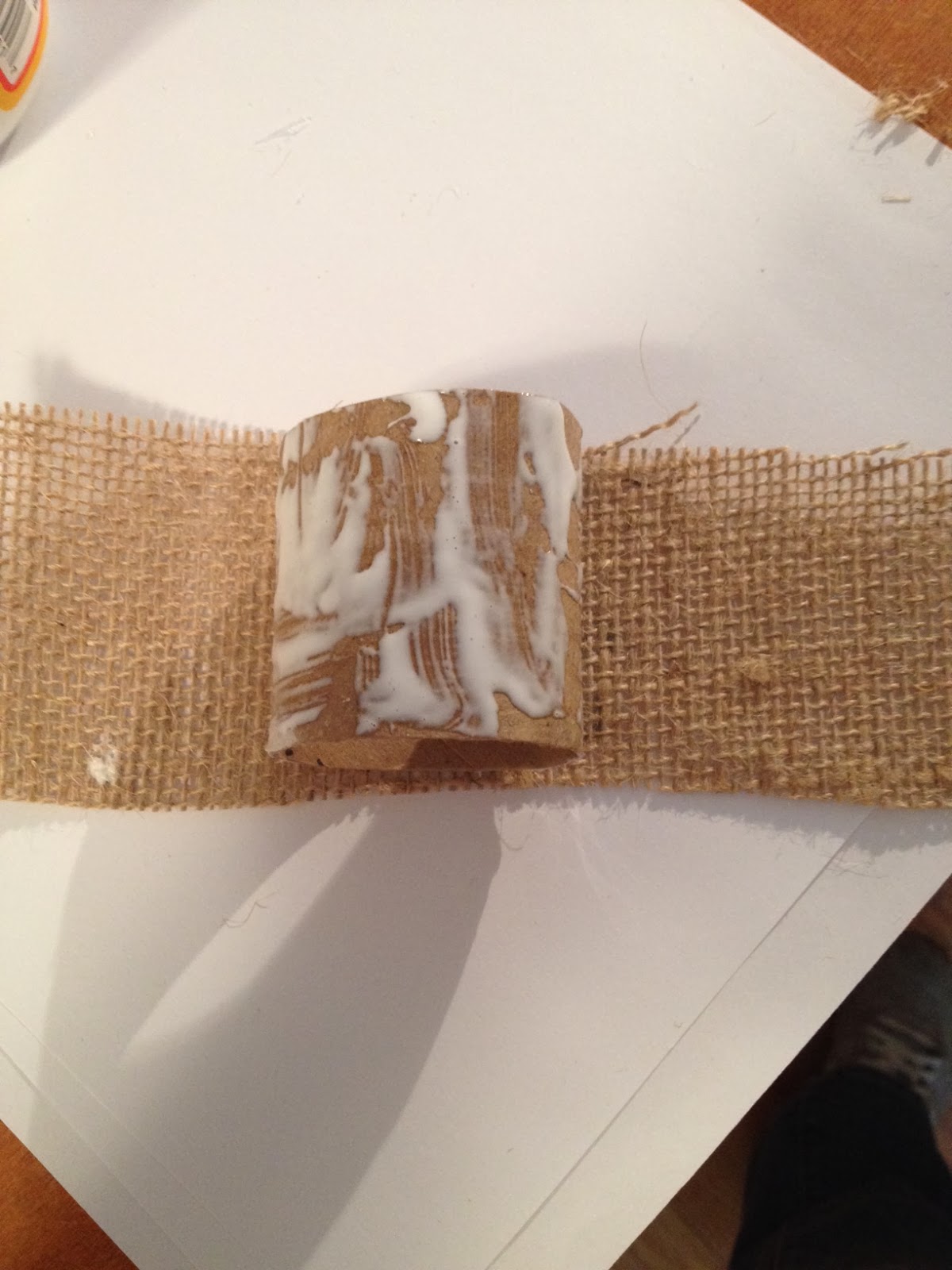 Two It Yourself DIY Napkin Holder from a toilet paper roll (Free 'Give