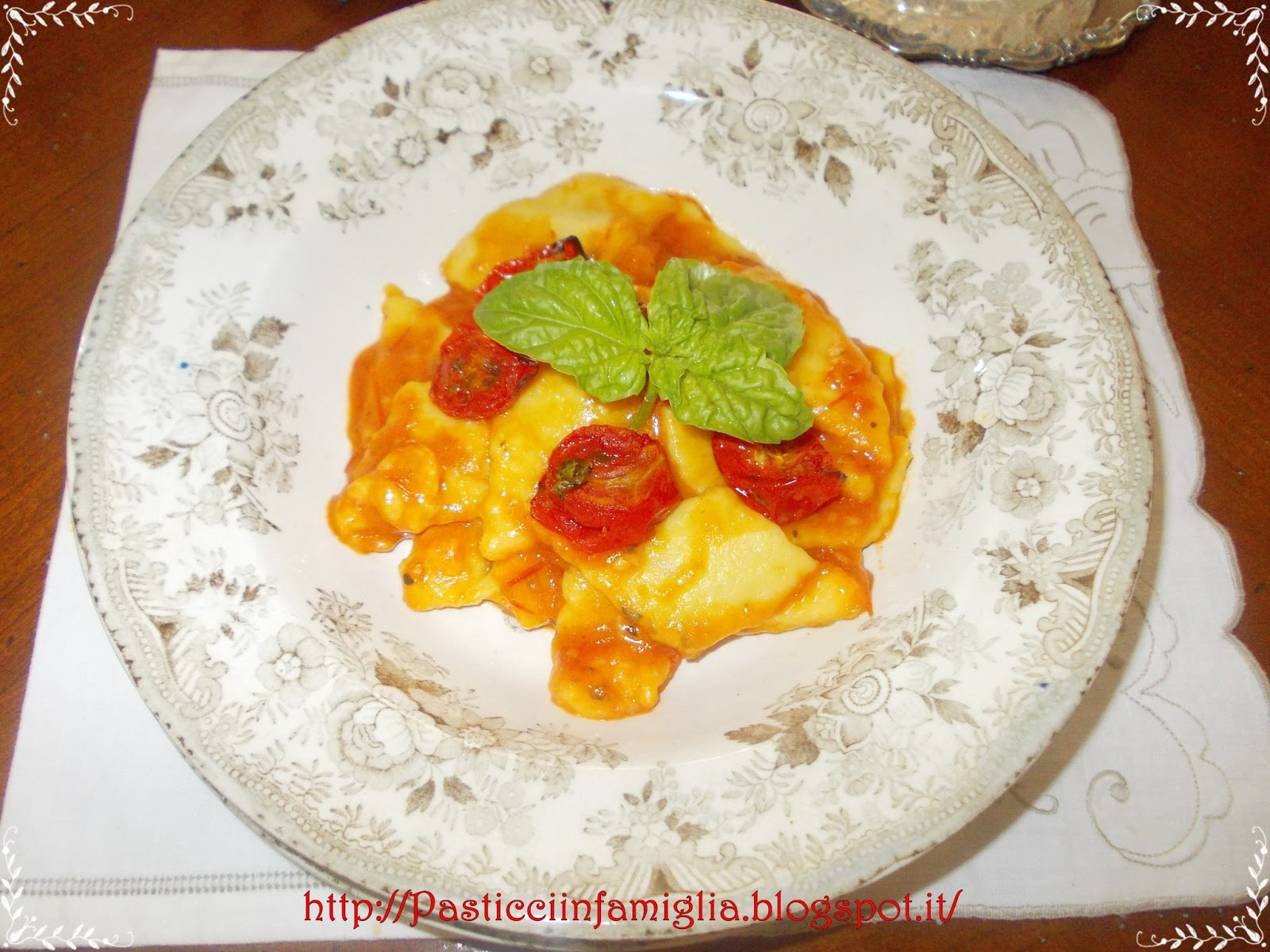 Pasticci In Famiglia Stracetti Di Patate Con Salsa Di Pomodorini Confit