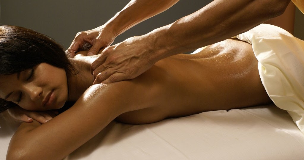 Sensual massage turns into blowjob