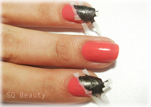 Nail Friday Coral y Rayas  stripes manicure manicura Silvia Quiros SQ Beauty