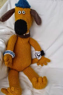 http://stana-critters-etc.blogspot.com.es/2012/07/knitting-pattern-for-bitzer-dog.html