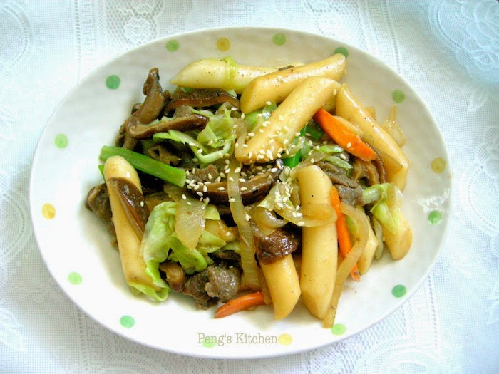 Peng's Kitchen Goongjoong Ddukbokki (Rice Cake Stirfry with Soy Sauce)