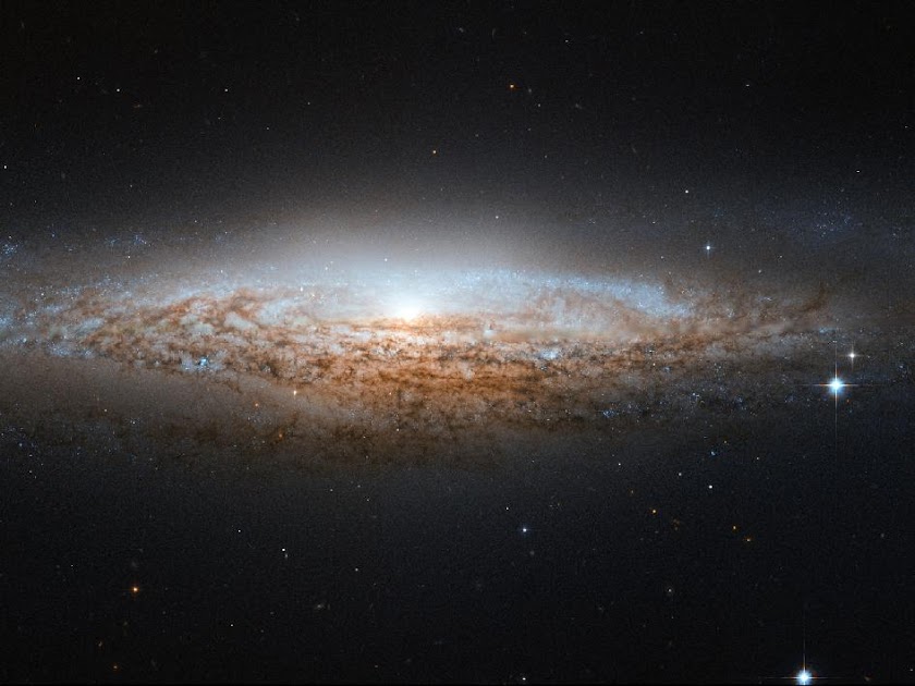 Galáxia espiral NGC 2683 – Galáxia UFO - Imagem: ESA/Hubble & NASA