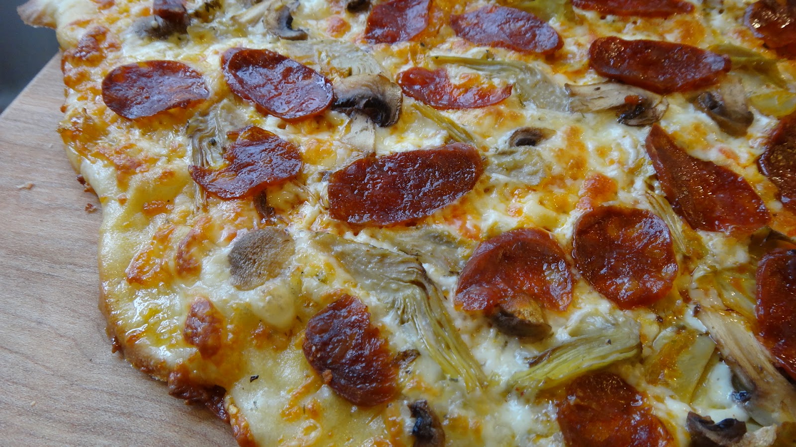 Chorizo Mushroom Artichoke Pizza