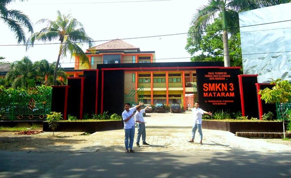 Gerbang Sekolah SMK