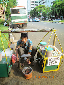 Special "Indonesian coconut omelette" preperation.