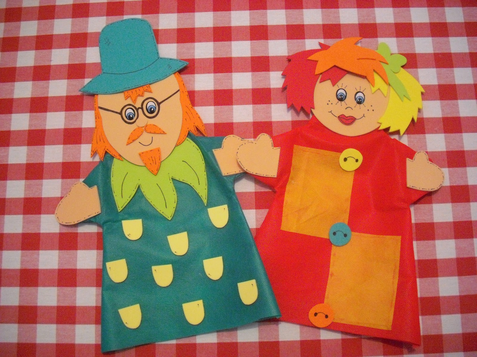 Educando com simplicidade: Fantoches com a turma do Sítio do Pica-pau