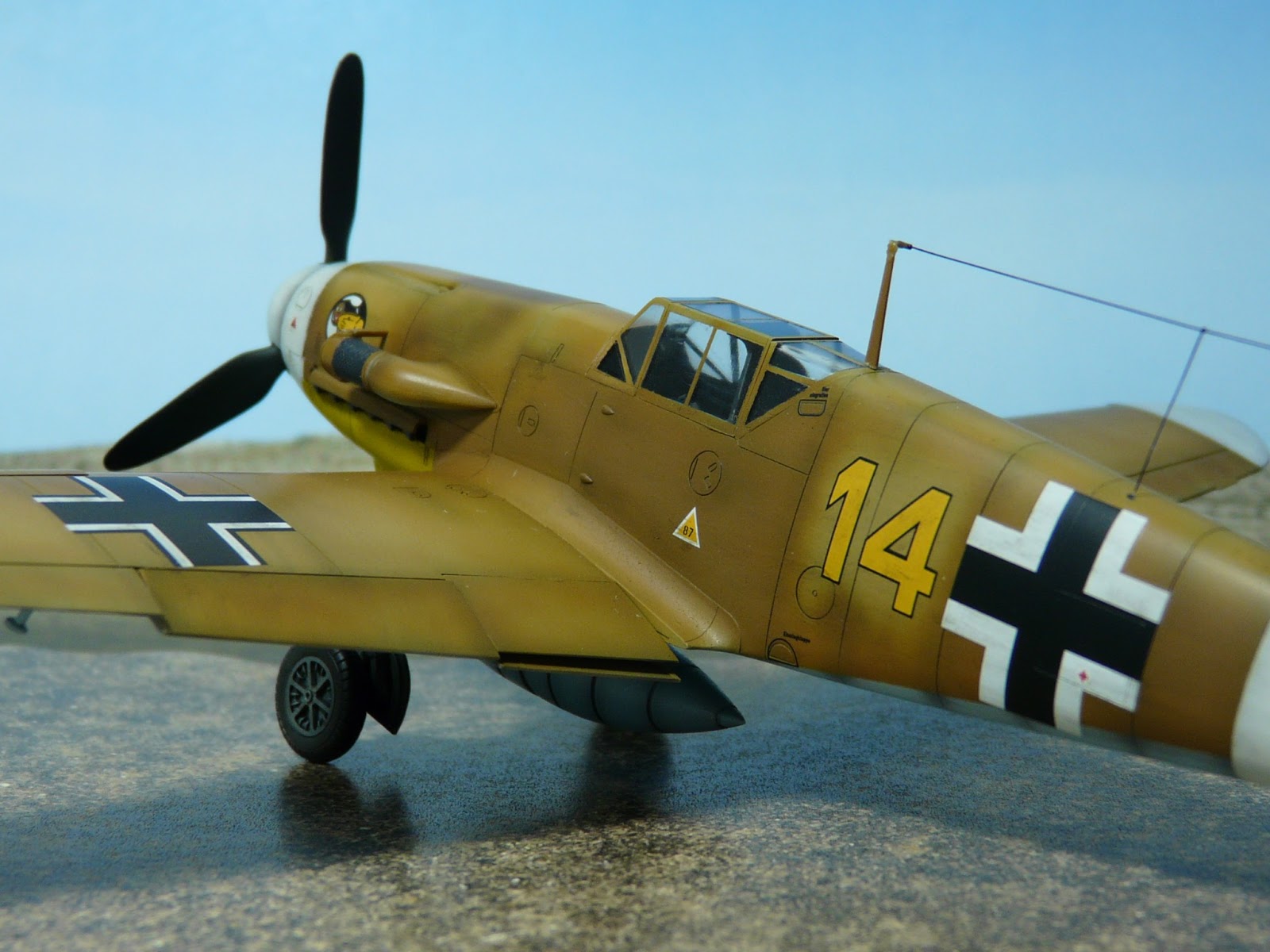 Model Builds: Bf-109 F-4/Trop III./JG 27 - Hasegawa 1/48