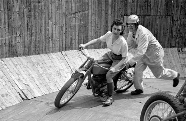 unique name tong satan and outside the country in the early 1910 s