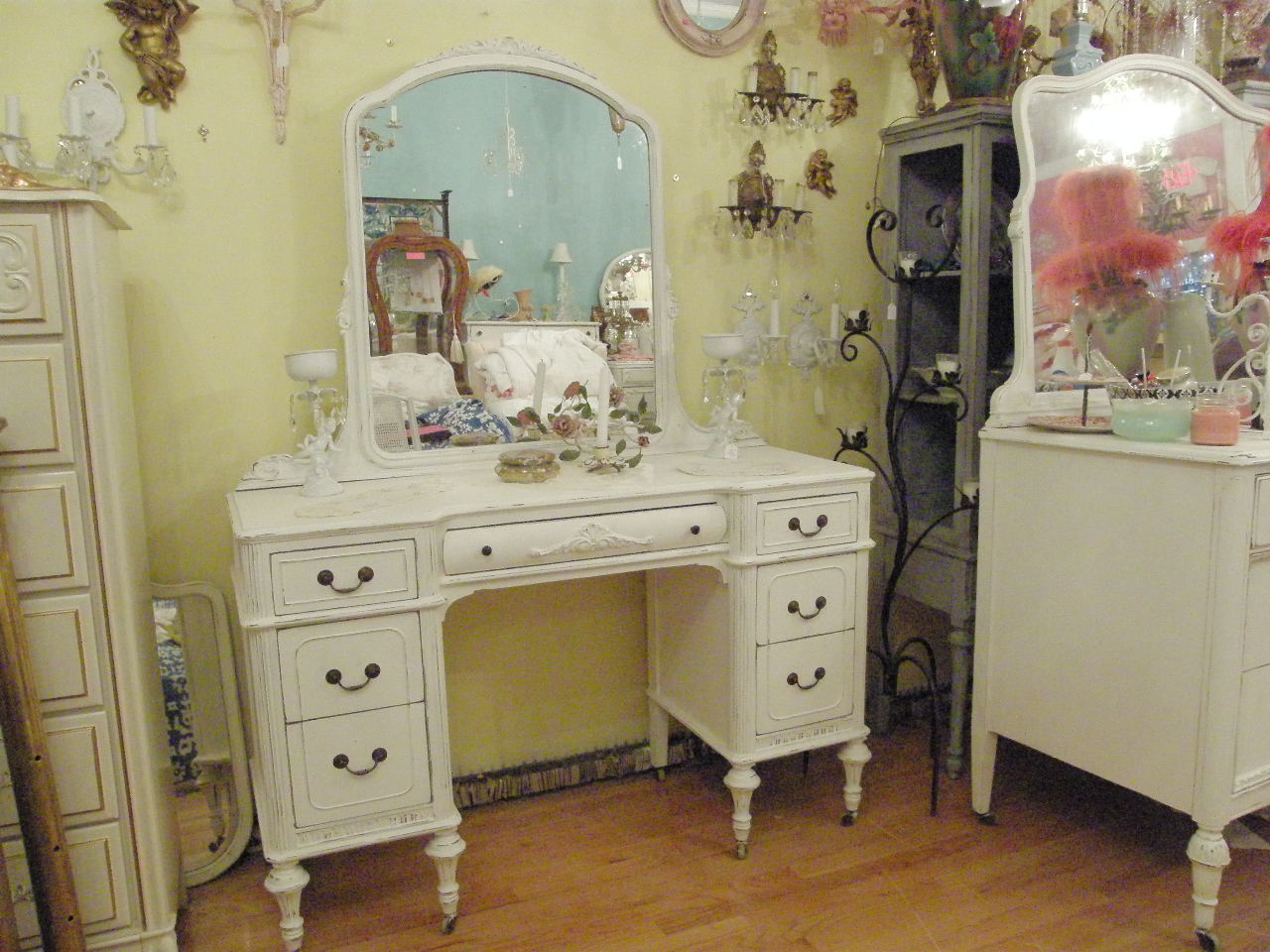 Vintage Chic Furniture Schenectady NY September 2011