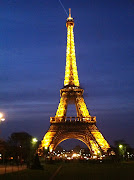 Now, we're in Paris and just got back from viewing the Eiffel Tower at night . (eiffel tower )