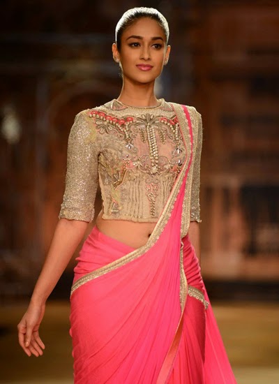 http://2.bp.blogspot.com/-jbQcVOvqrlI/U8zUtAFfIzI/AAAAAAABvts/aJKiChuTmU0/s1600/Ileana+D%E2%80%99Cruz+walks+the+ramp+for+Sulakshana+Couture+show+at+ICW+(4).jpg