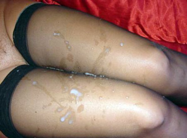 Сперма на ногах девушек фото