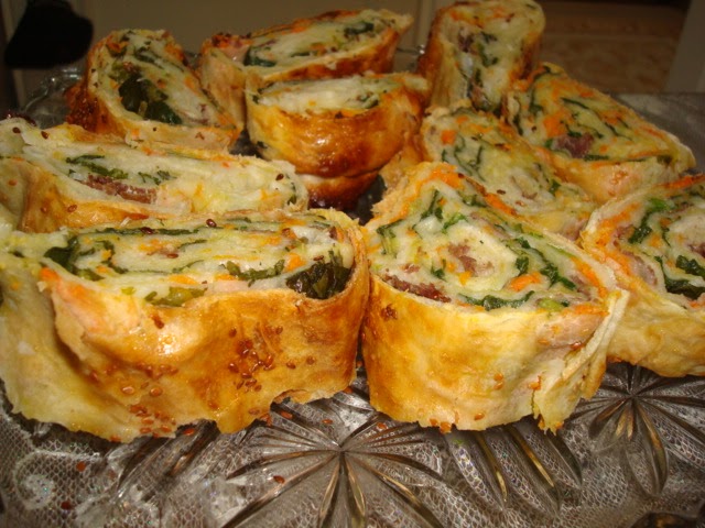 ÜÇ RENKLİ BÖREK