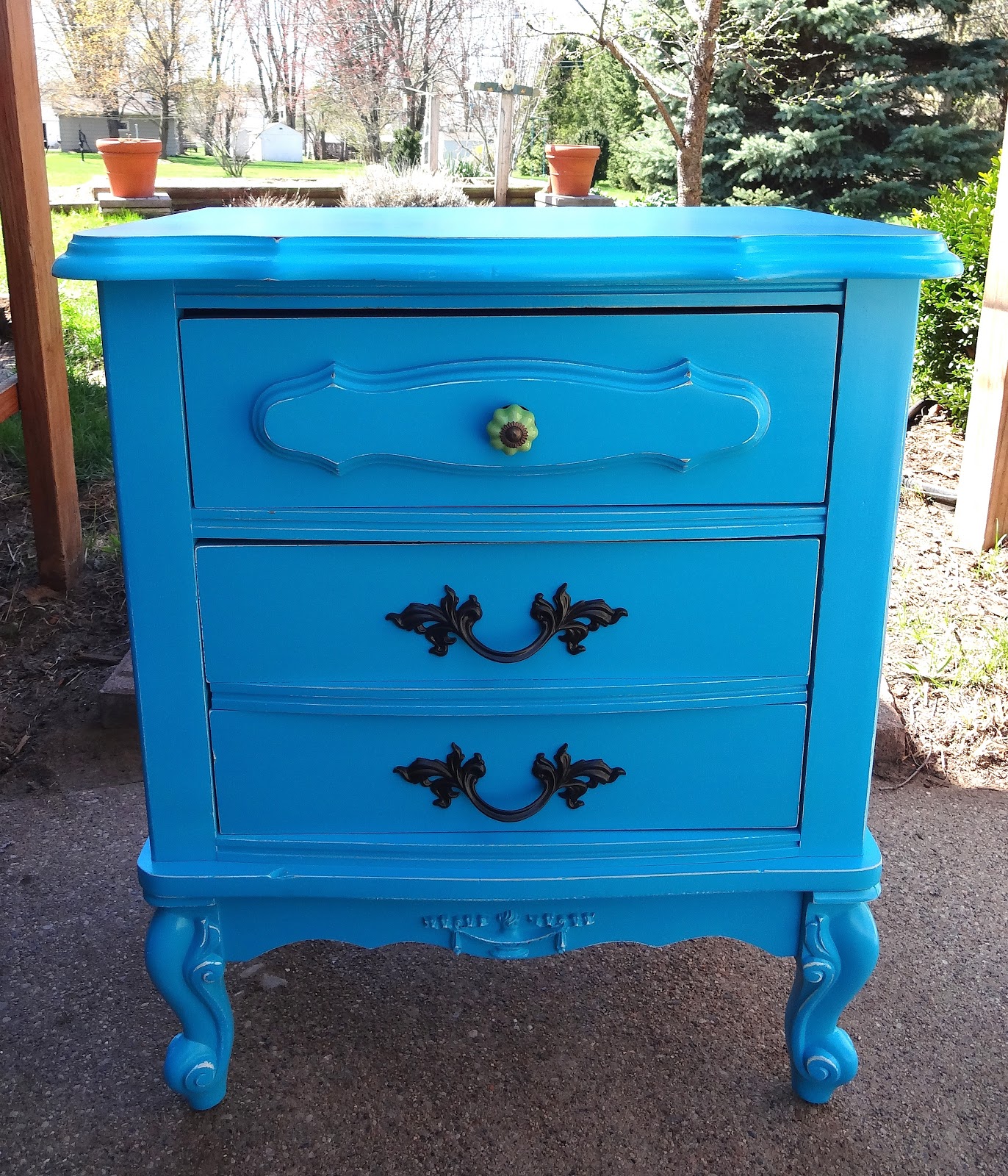 {createinspire} How to Paint Plastic/Laminate furniture