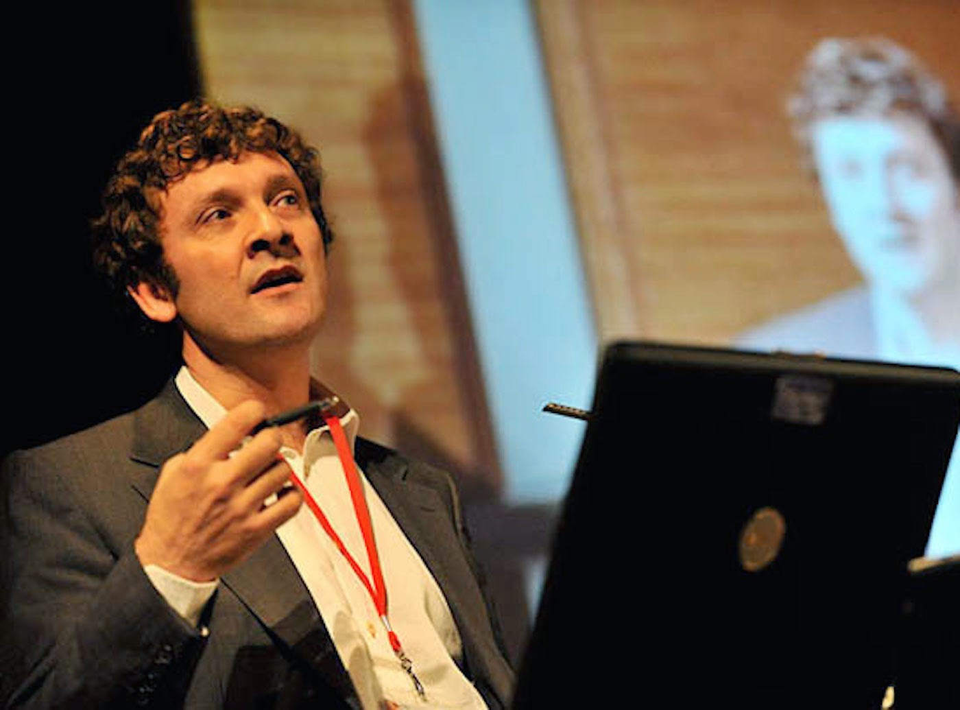 Sobre Eduardo Valencia Analyze It. Data Science and analytics