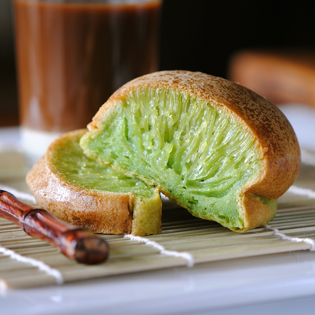 JULES FOOD... Pandan Cake. A Vietnamese treat..Banh Bo Nuong