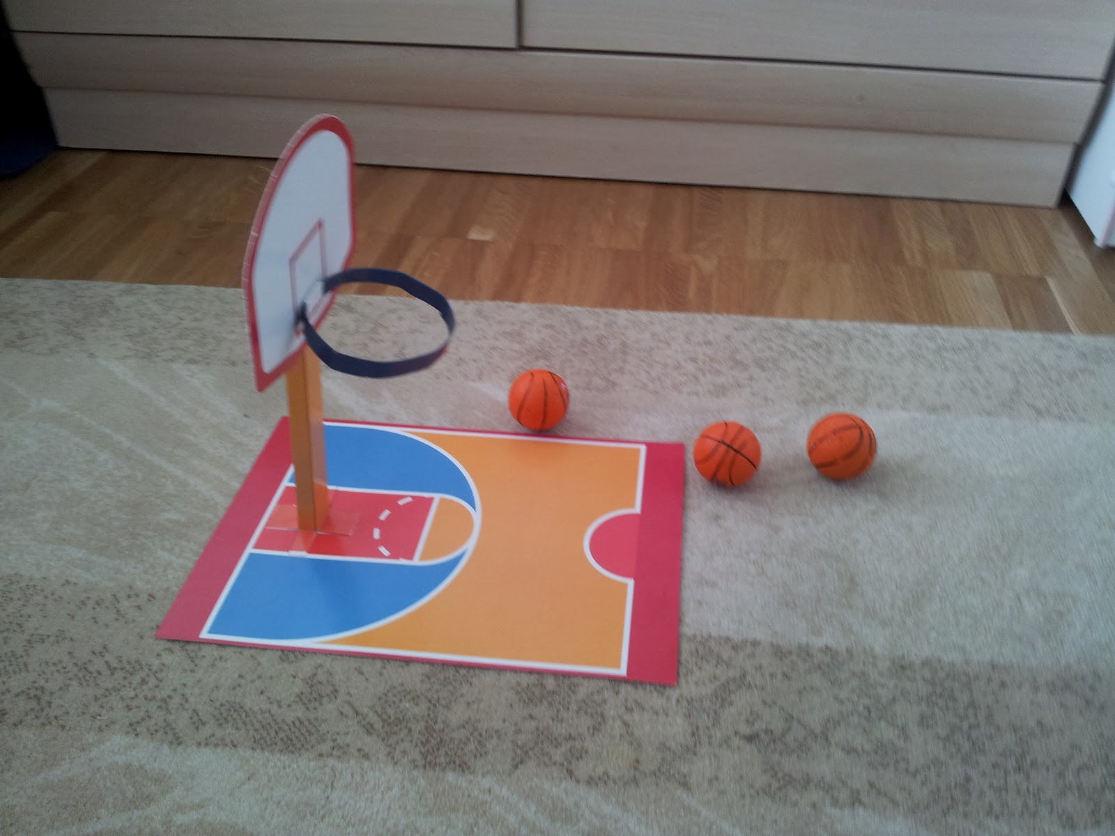 Bize Her Yer Okul El isi ve oyunlarimizdan ornekler.