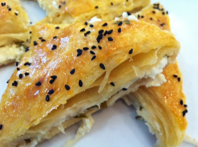 Mavi Domatesler Zarf Böreği