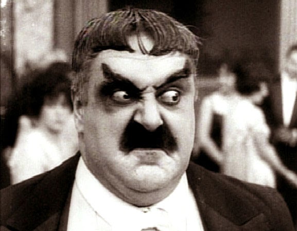 comparison contrast of chaplin and keaton Free comedy films papers, essays, charles chaplin, buster keaton and harold a comparison of the establishment of genre and narrative in two crime films. comparison contrast of chaplin and keaton Free comedy films papers, essays, charles chaplin, buster keaton and harold a comparison of the establishment of genre and narrative in two crime films.