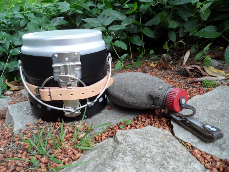 Four Bees Swedish M/40 Mess Kit & Svea Alcohol Stove, Fuel Selection