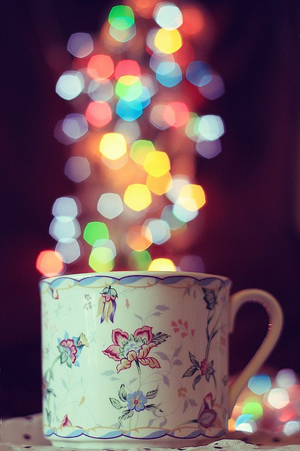 Coffee and the news: new year's spiced coffee with cream Coffee and the News: New Year's Spiced Coffee with Cream