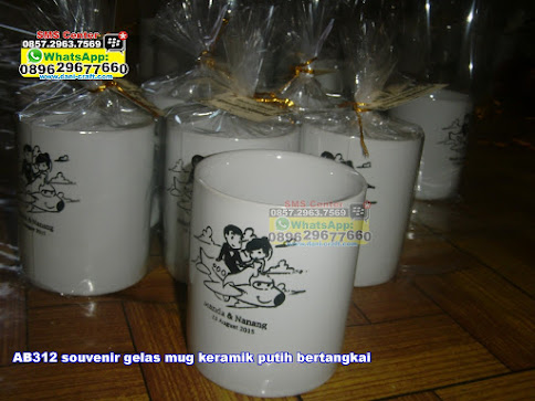 souvenir gelas mug keramik putih bertangkai jual