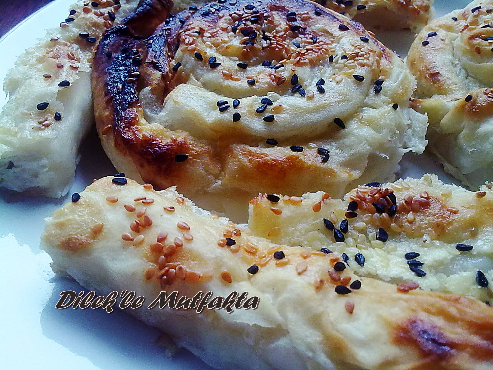 Hazır Yufkadan Gül Böreği Dilek�le Mutfakta