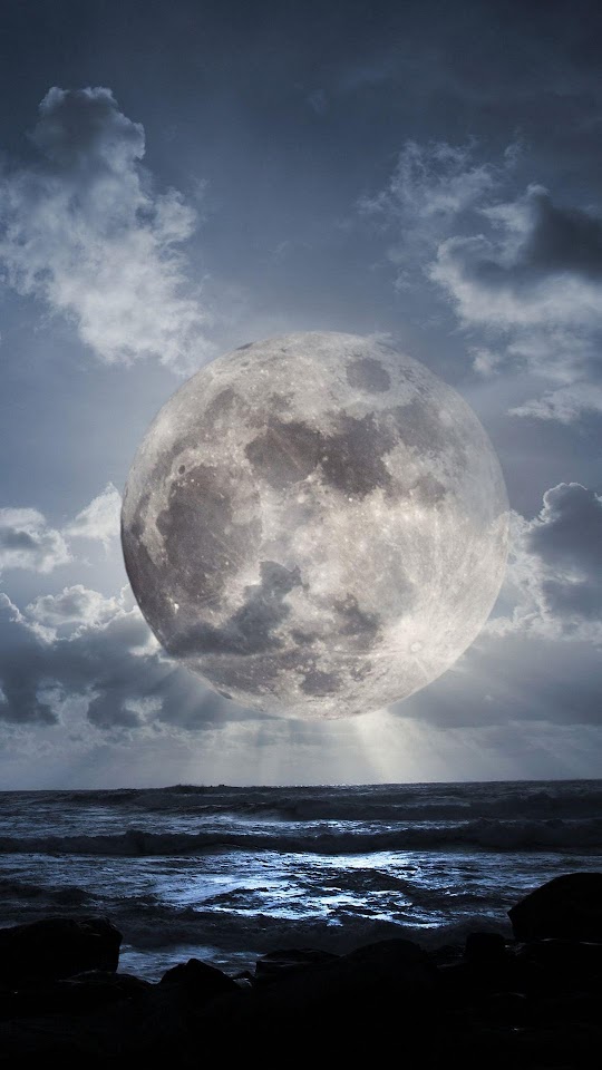 Super Moon Over Sea Android Wallpaper