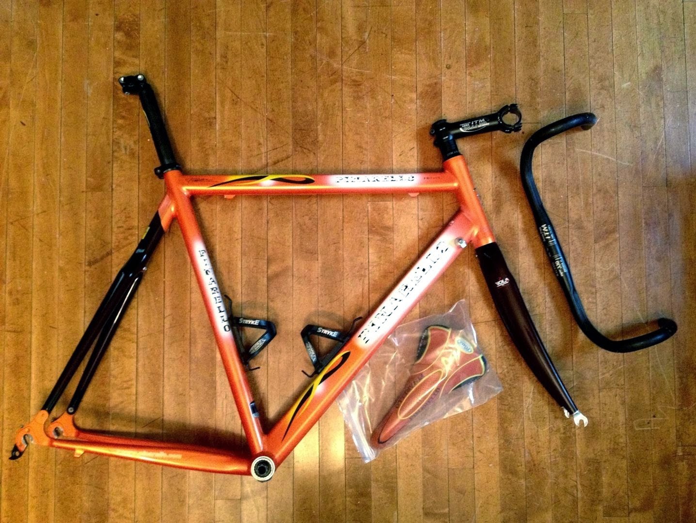 最新発見 TA HORUS 50x39 赤 パーツ - www.pulver-avocate.ch/index