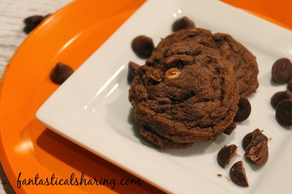 These Salted Caramel Hot Cocoa Cookies featuring Nestle Toll House DelightFulls filled baking morsels are out of this world delicious combining salted caramel and chocolate together #TollHouseTime #DelightFulls #sp