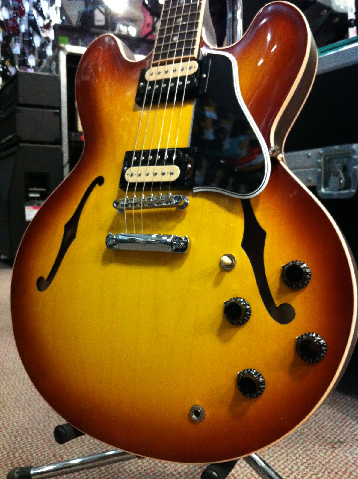 The Guitar Blog: New! Gibson ES 335