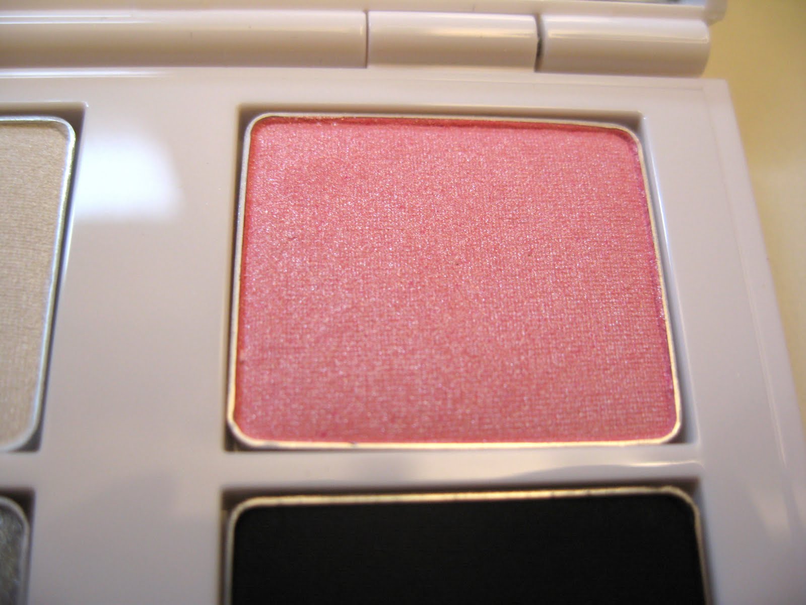 Pinkbox Makeup The Body Shop Eyeshadow Palette
